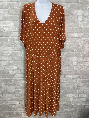 Girls with Curves Polka Dot V-Neck Midi Dress in Rust with White Dots